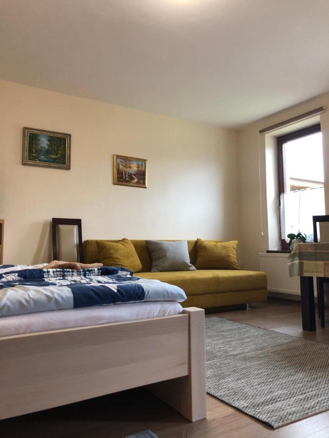 Privat Migac Apartment Vrbov Exterior foto