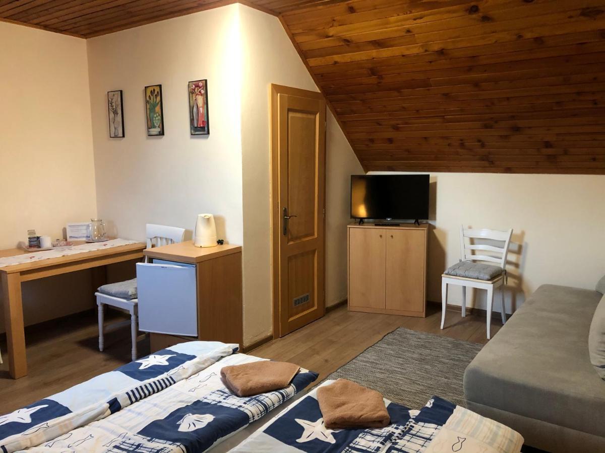 Privat Migac Apartment Vrbov Exterior foto