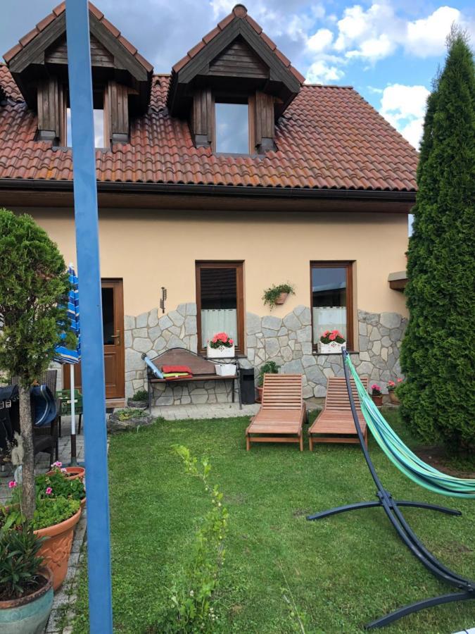 Privat Migac Apartment Vrbov Exterior foto